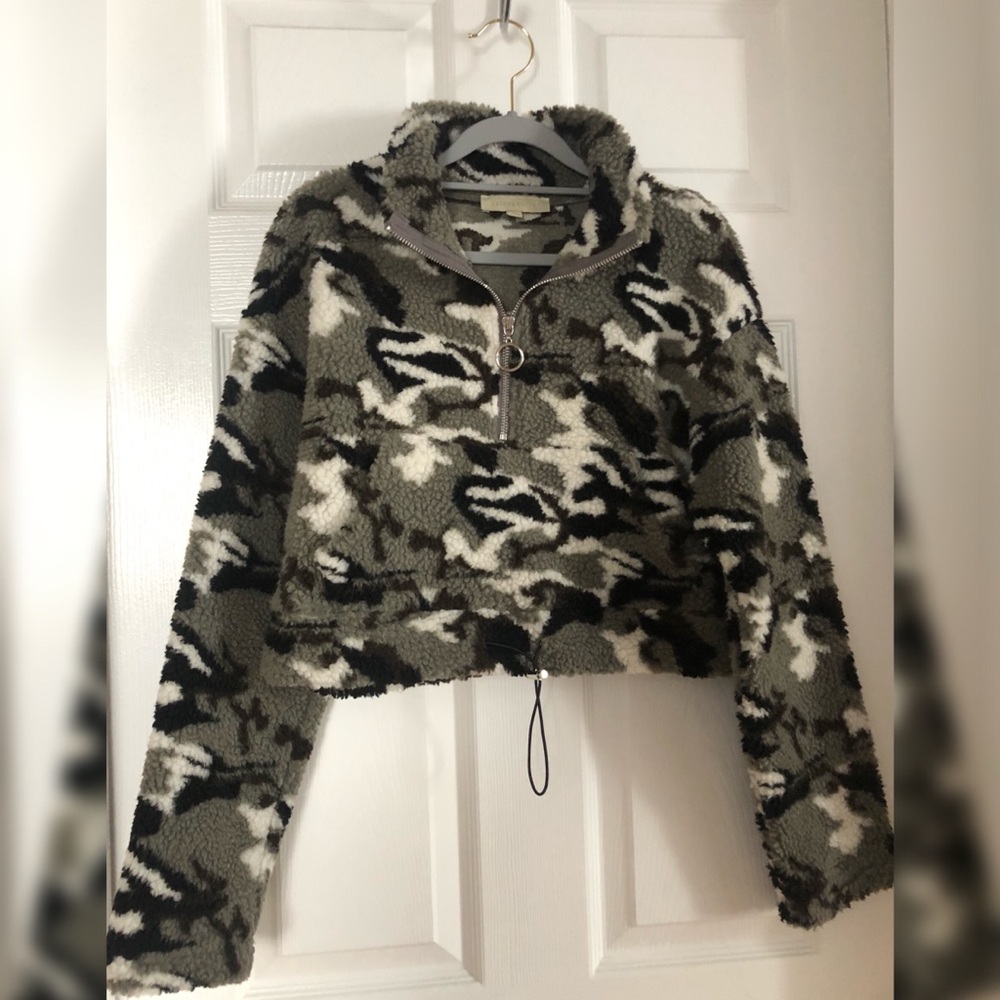 Camo Cropped Sherpa Sweatshirt
